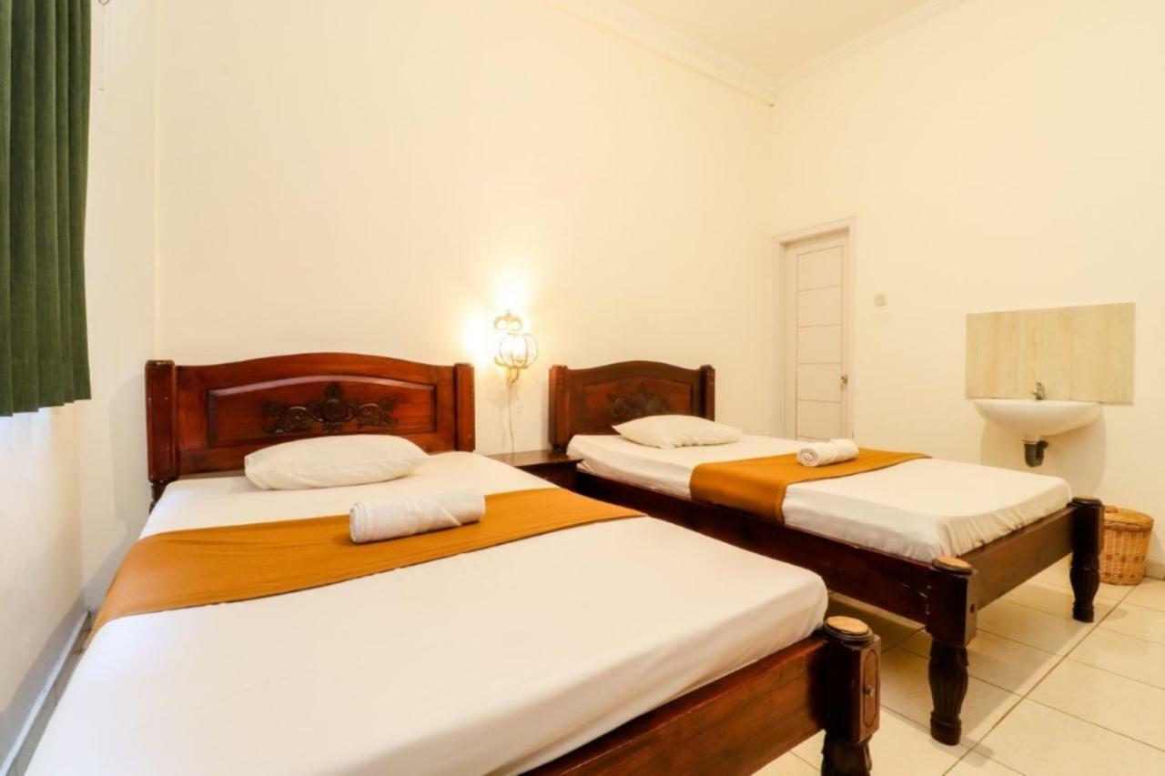 Palmyra Hostel Malang Dış mekan fotoğraf